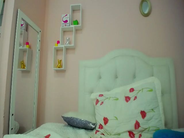 Live sex webcam photo for Petite_camila #287864450