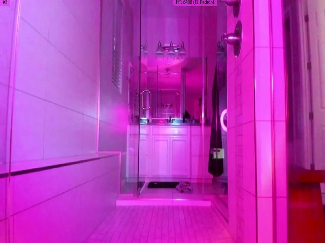 Live sex webcam photo for KasaraWood #254024750