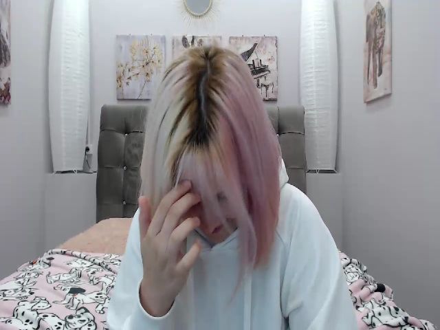 Live sex webcam photo for Helokit #256823722