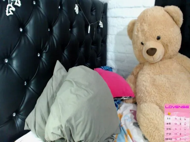 Live sex webcam photo for vero05 #261191808