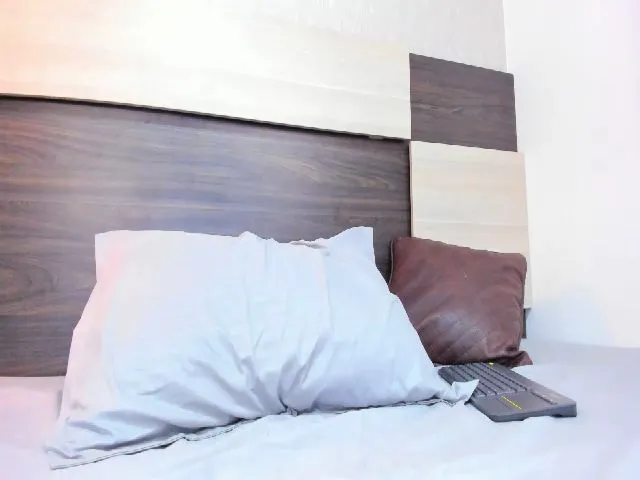 Live sex webcam photo for Kimberly69_ #261909400