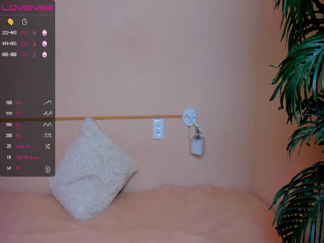 Live sex webcam photo for RoxyRoxe #263412618