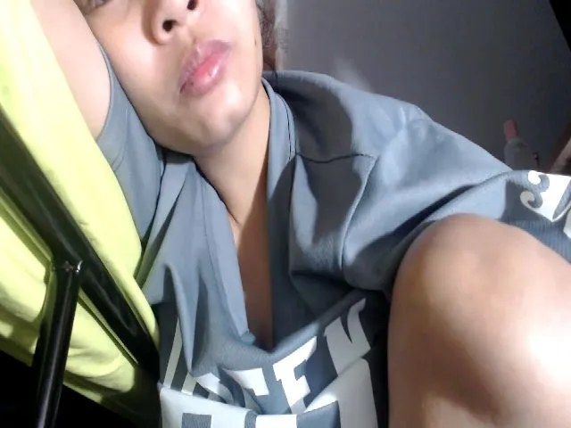 Live sex webcam photo for HotpukiLuver #258329727