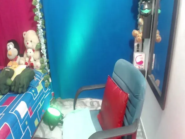 Live sex webcam photo for SharomSweet #259539827