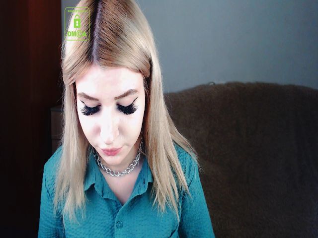 Live sex webcam photo for Alison_Moonli #253970470