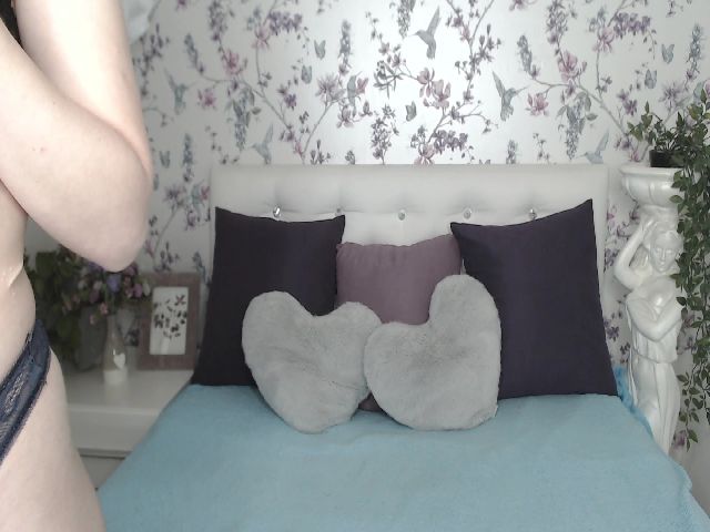 Live sex webcam photo for Ssexy_Kitty #252472730