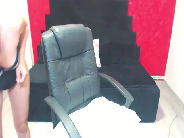 Live sex webcam photo for ElenaSworld #261914827