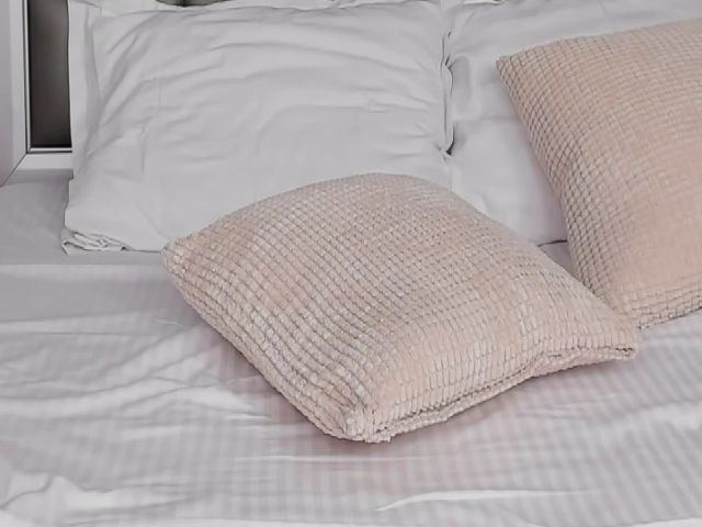 Live sex webcam photo for GiGi_Goodgirl #255563382