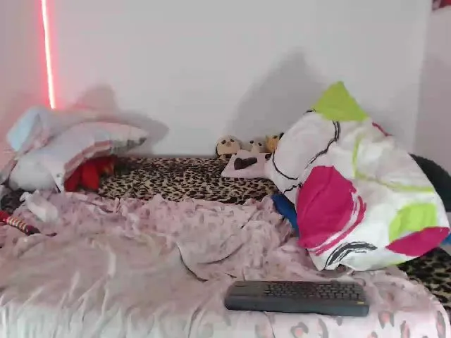 Live sex webcam photo for emma_sky1 #255853421