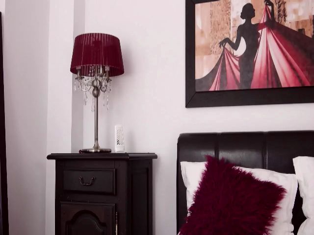 Live sex webcam photo for InnaHottyX #253446719