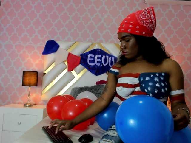 Live sex webcam photo for NicoleHotWild #251134517