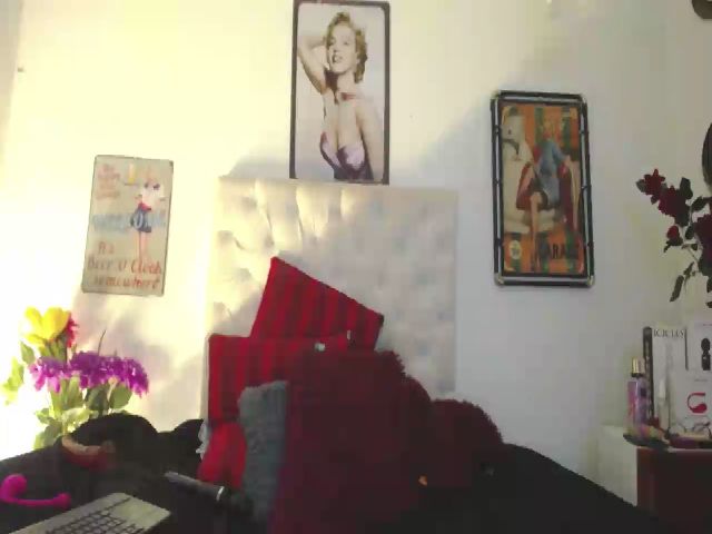 Live sex webcam photo for Summynov #264440815