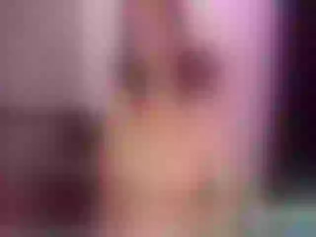 Live sex webcam photo for MaiiAngel #258490451