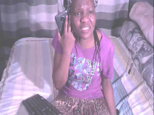 Live sex webcam photo for Sexybooty85 #265621627