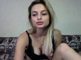 Live sex webcam photo for melanymoon #240491932