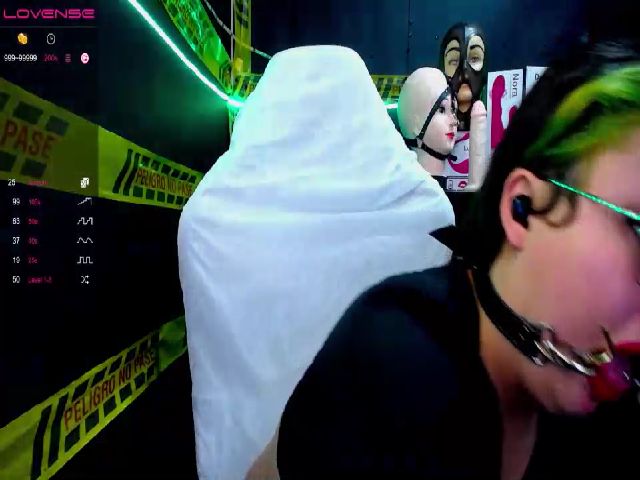 Live sex webcam photo for Rubi_slave #263560639