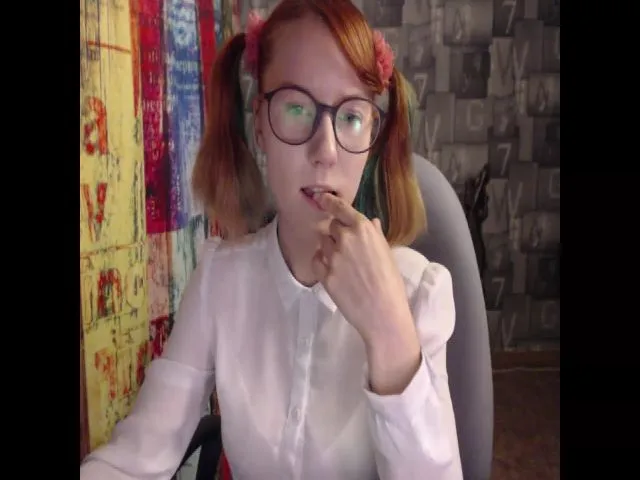 Live sex webcam photo for NikiFoks18 #264028765