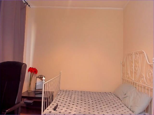 Live sex webcam photo for O1iv1a #252590452