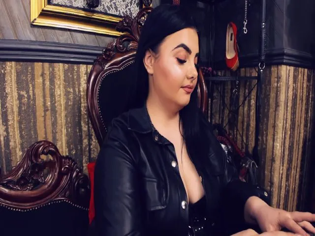 Live sex webcam photo for MelissaGlow #256908995