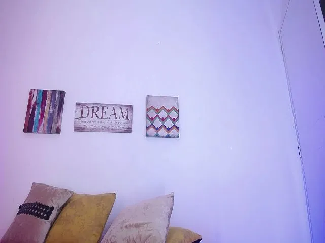 Live sex webcam photo for Chrishadoll #263302728