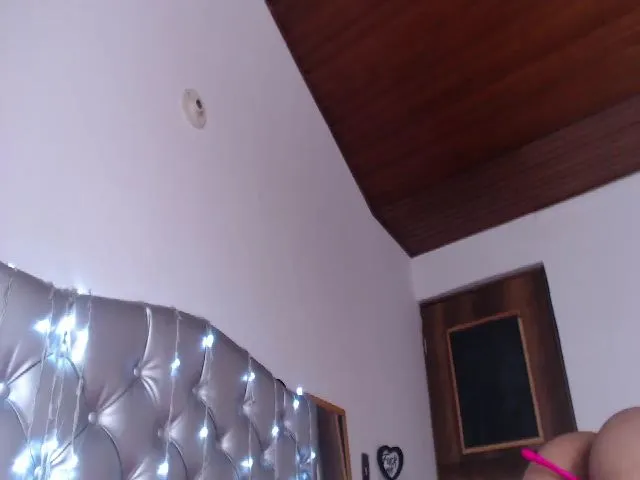 Live sex webcam photo for NikoraStar #260139295