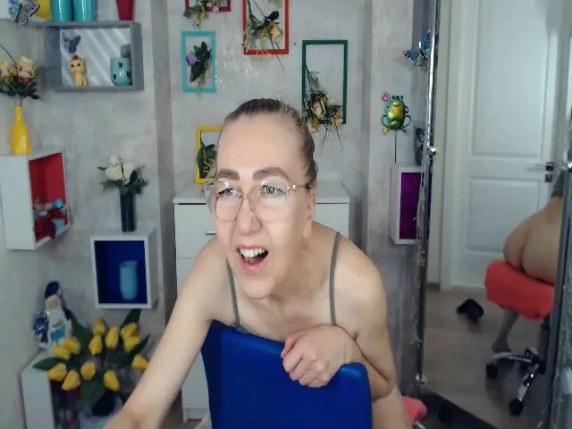 Live sex webcam photo for Greybunny #262567074