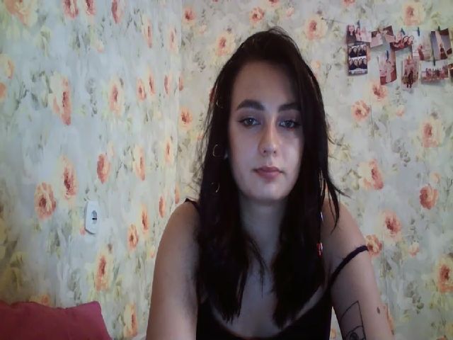 Live sex webcam photo for lolly_hollyy #261370213