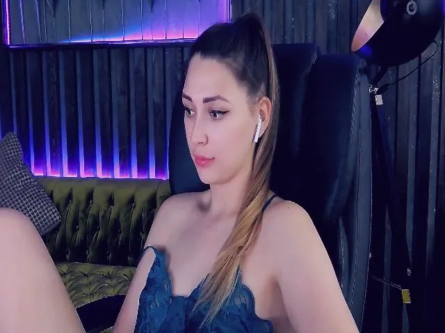 Live sex webcam photo for MillaLoves #254785944