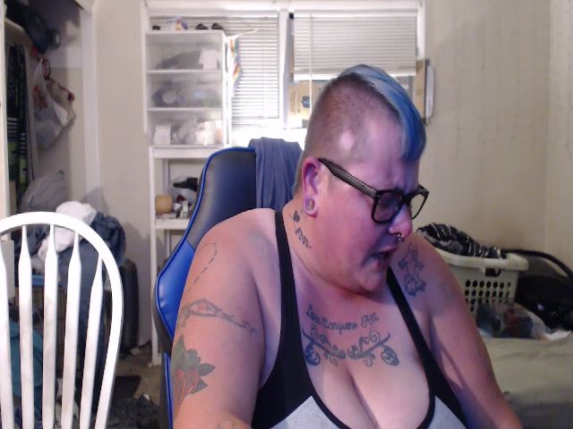 Live sex webcam photo for PunkChick420 #263020271