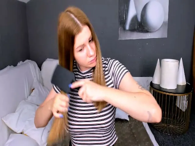 Live sex webcam photo for JuicyHelenX #252520923