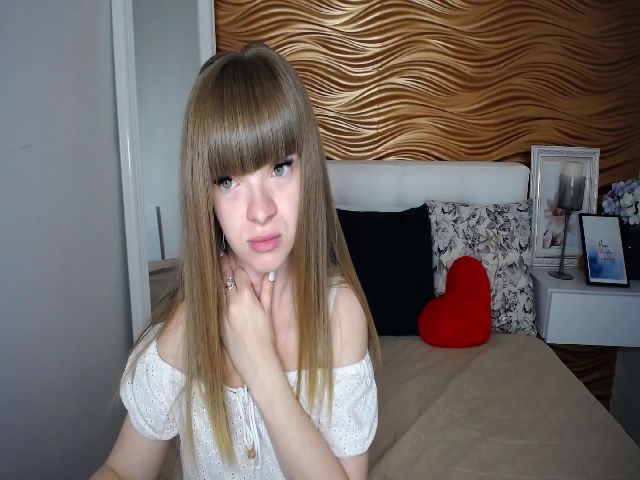 Live sex webcam photo for Ssexy_Kitty #254278849