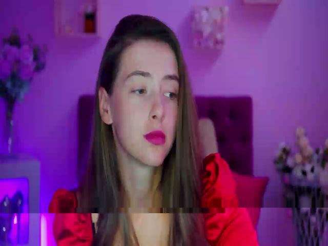 Live sex webcam photo for GloriaElmers #262557690