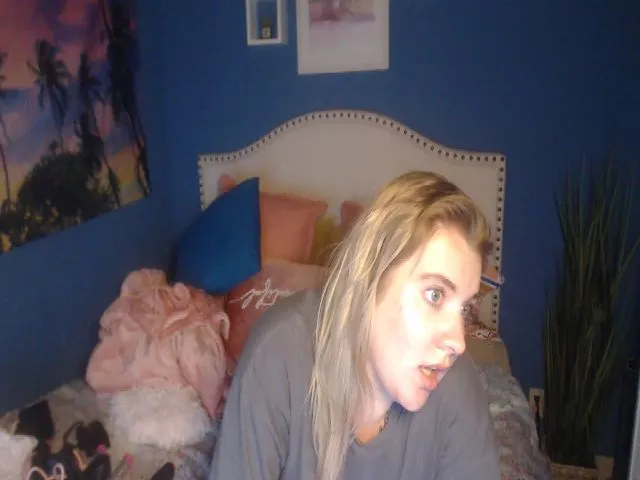 Live sex webcam photo for SnowWhiteXxxx #253564109