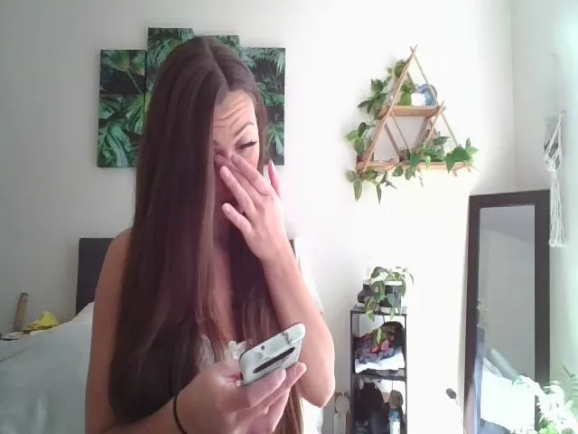 Live sex webcam photo for SexKitten815 #257053835