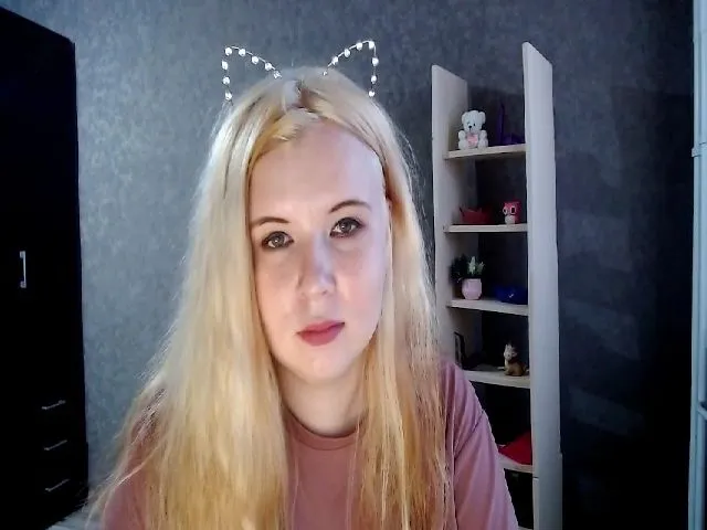 Live sex webcam photo for Melina_Top #264631044