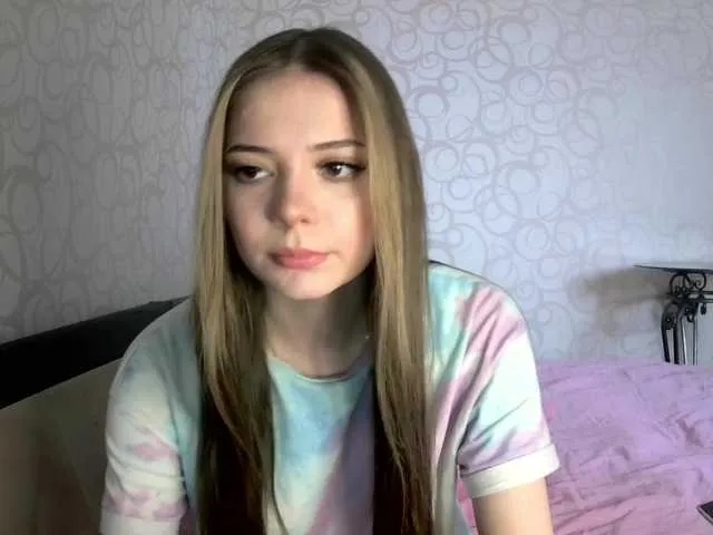 Live sex webcam photo for Roxanne2021 #241225544