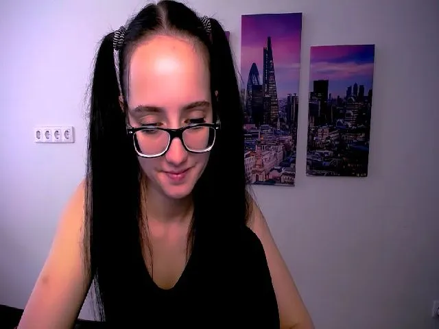 Live sex webcam photo for RebekaJo #263582436