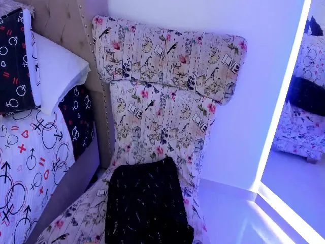 Live sex webcam photo for Gaby_T #261126407