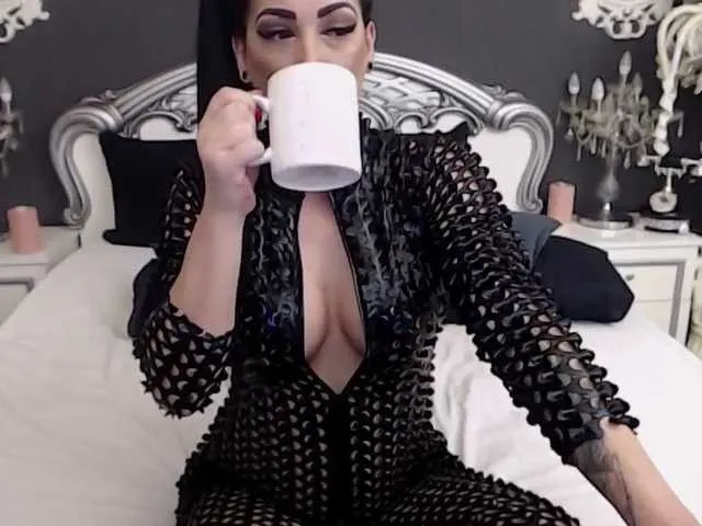 Live sex webcam photo for MikyLovee #240968493