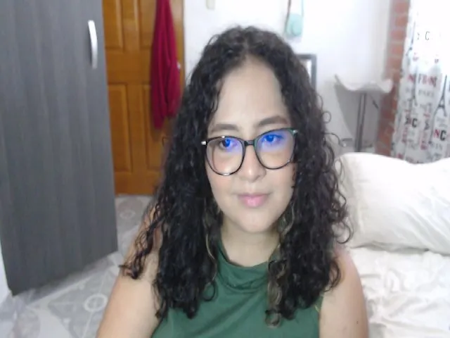 Live sex webcam photo for Mia_blun18 #254909462