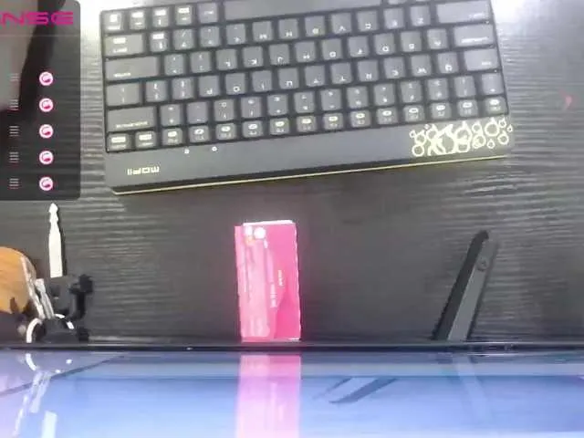 Live sex webcam photo for KaylaGinger #241202207