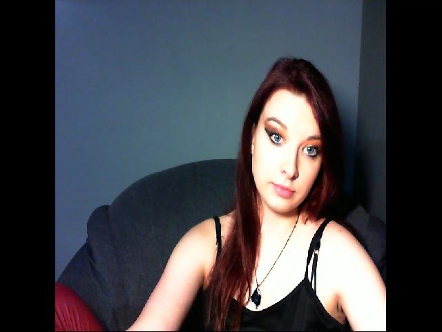 Live sex webcam photo for VirginLuna18 #252277379