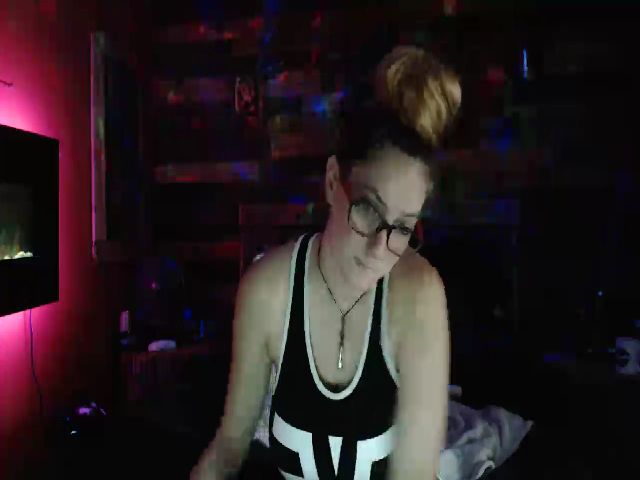 Live sex webcam photo for TrueHalo #265204020