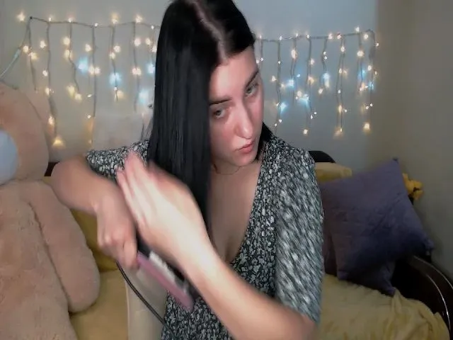 Live sex webcam photo for JenniferGill #254403391