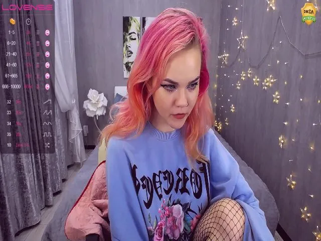 Live sex webcam photo for KerryBlair #262611710