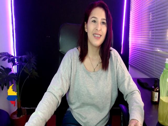 Live sex webcam photo for victoria_lee2 #256869591