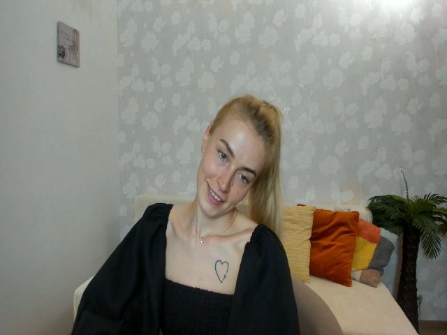 Live sex webcam photo for MissisRexa #263237515