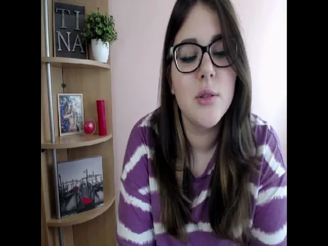 Live sex webcam photo for SweetyTinna #263042993