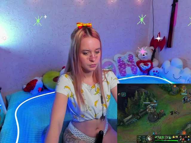 Live sex webcam photo for KiraLiLime #287989812