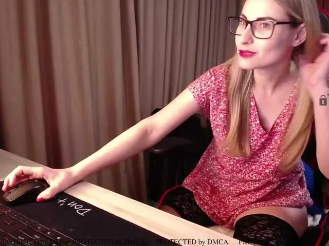 Live sex webcam photo for MashaWoW #241436926